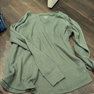 American Eagle Outfitters Olive Long Sleeve Tee